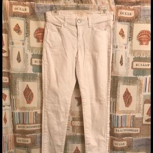 American Eagle Outfitters white jeggings. …